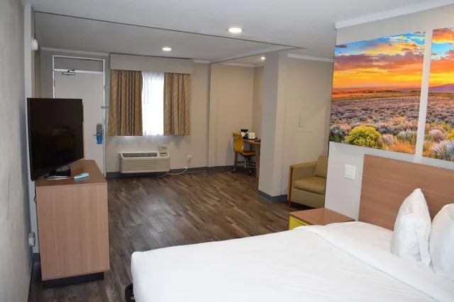 جناح استوديو بسرير كينج، Days Inn by Wyndham San Antonio Alamo/Riverwalk 1/4