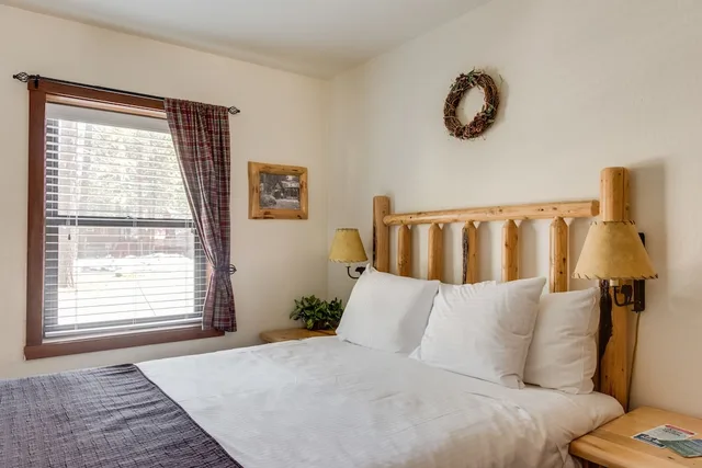 1 Bedroom, Cottage, Twin Beds, Mountain Side، Franciscan Lakeside Lodge 1/3