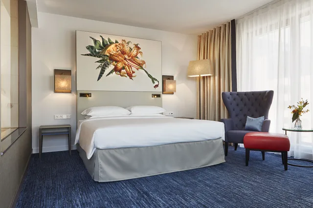 غرفة بسريرين منفصلين وسرير كينج، Hyatt Regency Amsterdam 4/9