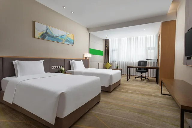 غرفة بريميوم بسريرين مزدوجين مع دخول الصالة، Holiday Inn Chengdu Airport 1/1