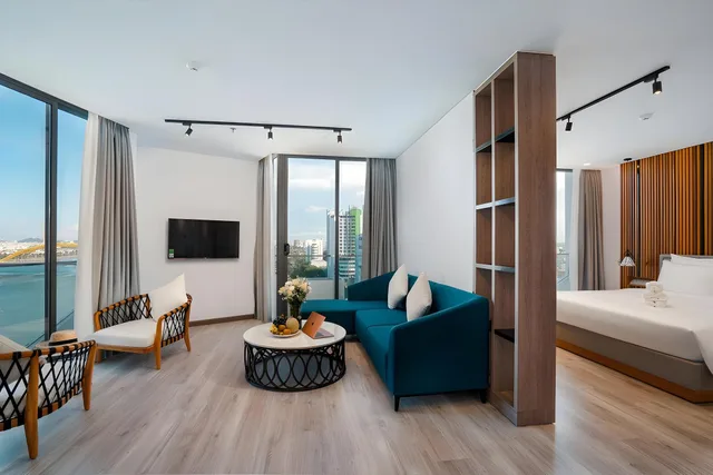 Suite, Queen Bed, HAIAN Riverfront Hotel 3/4