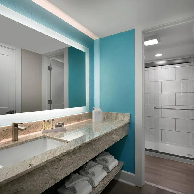 3 Bedrooms, Condo, Ocean Front, Partial View، Grande Cayman Resort 6/6