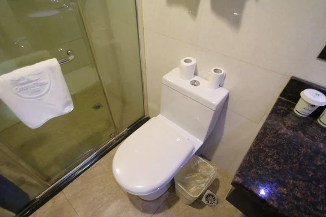 غرفة بزنس بسرير كوين، GreenTree Inn Shanghai Cao 'an Road Light Textile Express Hotel 2/2