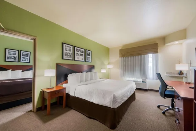 جناح بسرير كينج لذوي الإعاقة، Best Western Sea World/Lackland AFB NW Hotel Suites 1/8