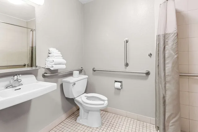 Standard, Double Bed, Accessible, Econo Lodge Idaho Falls, ID 10/10