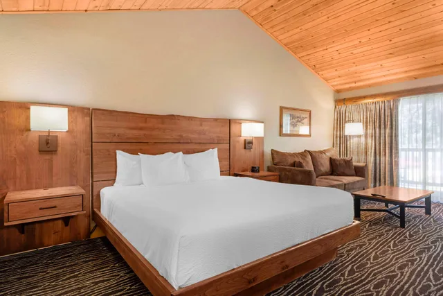 غرفة بسرير كينج، BEST WESTERN PONDEROSA LODGE 1/3