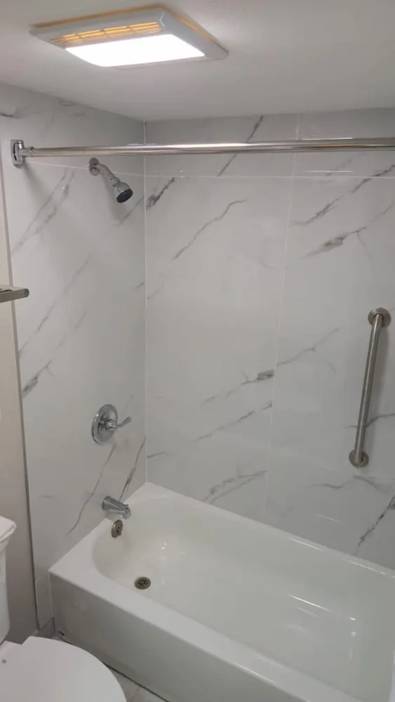 غرفة قياسية بسرير كينج، Days Inn by Wyndham Paducah I-24 Exit 4 10/10