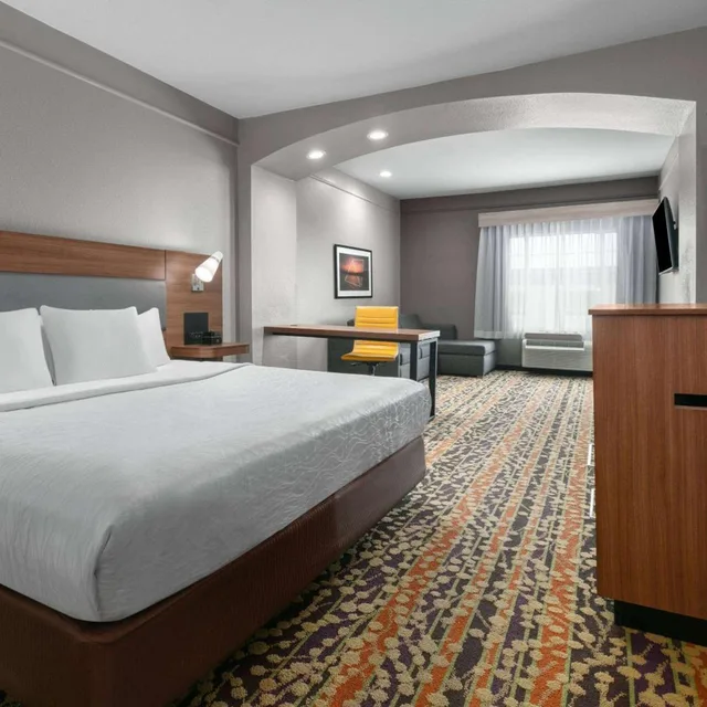 غرفة تنفيذية بسرير كينج، La Quinta Inn Suites Belton Temple South 1/2
