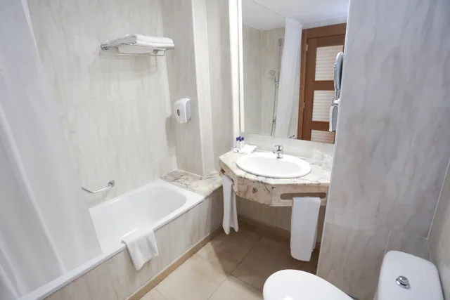 غرفة قياسية بسرير مزدوج أو سريرين منفصلين، ALEGRIA Florida & Spa 7/8