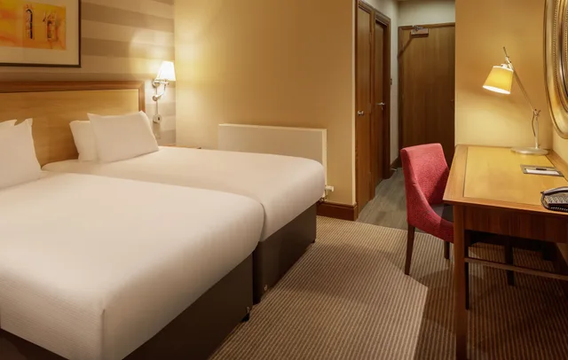 غرفة كلاسيكية بسريرين منفصلين، Cambridge Belfry Hotel & Spa 2/8