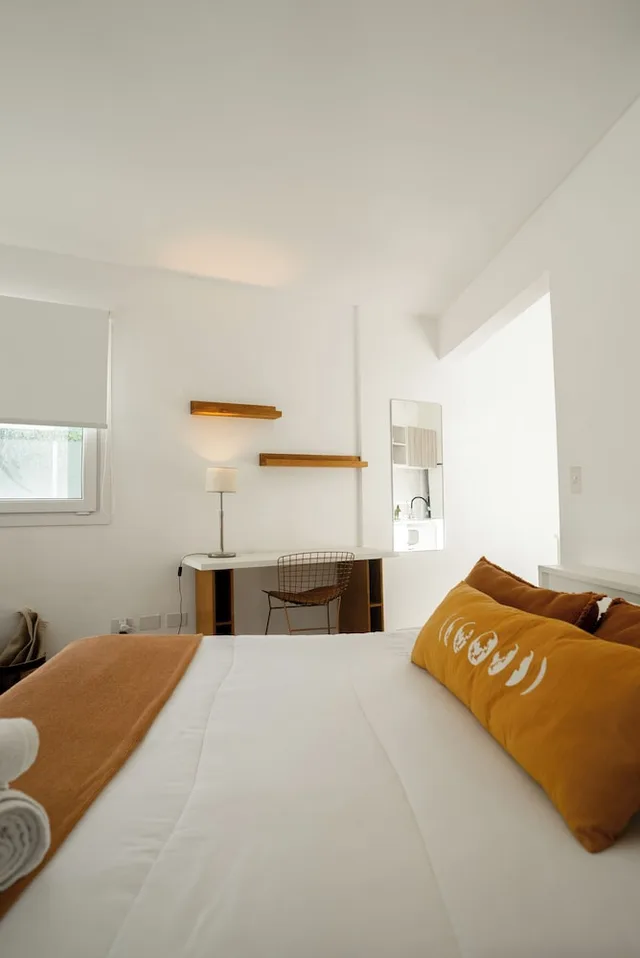 جناح استوديو بسرير كينج مع أريكة، Sucre Suites 4/10