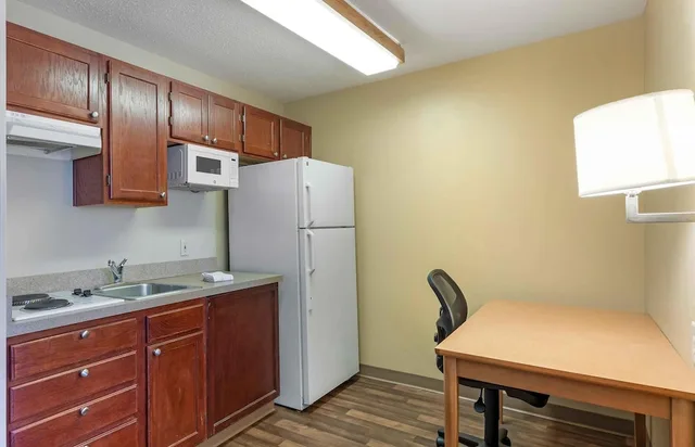 Studio, Queen Bed, Extended Stay America - Denver - Aurora North 7/9
