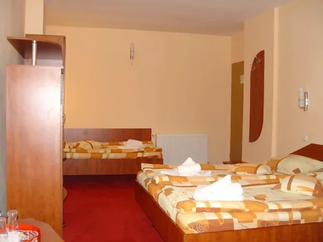 Room, Double Bed, Hotel City Center 9/10