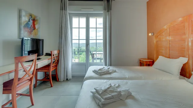 غرفة مزدوجة بشرفة، Residence Le Domaine de Camiole - Vacanceole 1/5