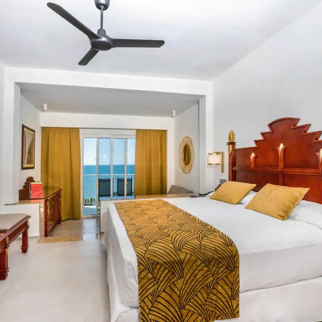 جناح جونيور بسرير مزدوج بإطلالة على البحر، RIU Vallarta All Inclusive 1/7