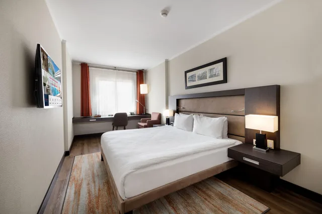 غرفة قياسية بسرير مزدوج أو سريرين منفصلين، Ramada Plaza By Wyndham Istanbul City Center 1/2