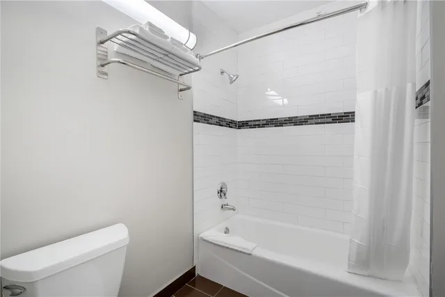 غرفة بسرير كوين، Surestay Hotel By Best Western Beverly Hills West 7/8