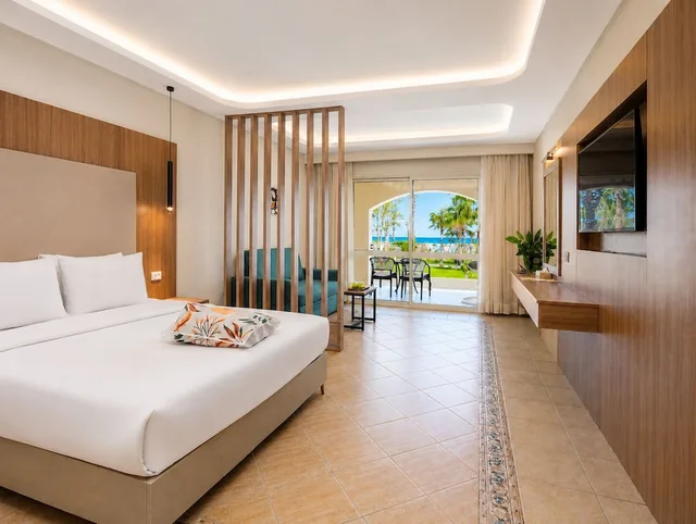 غرفة ملكية كلوب بإطلالة جزئية على البحر، Regency Plaza Aqua Park Spa Resort 2/8