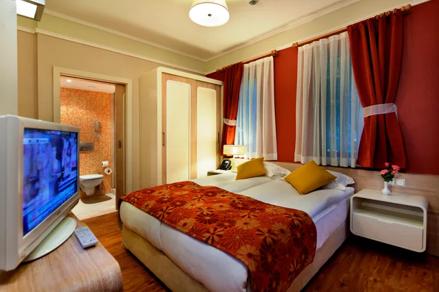 2 Bedrooms, Family, 2 Bathrooms، Club Grand Side 1/2