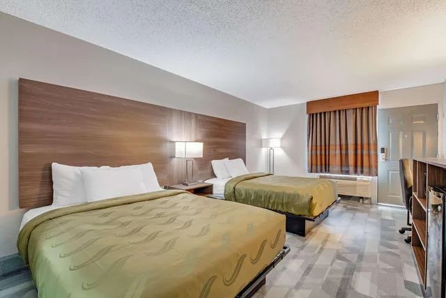 غرفة بسريرين كوين لذوي الإعاقة، Quality Inn Dalton East 2/4