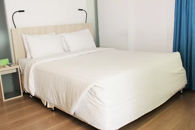 Premier, Deluxe, Twin Beds, Liberty Hotel Saigon Greenview 3/10