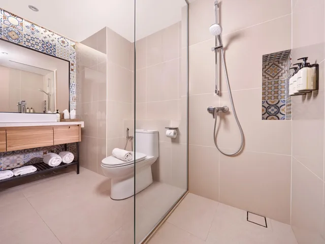 غرفة عائلية بسرير كينج وسرير كوين وسرير فردي بشرفة، M Social Resort Penang 7/8