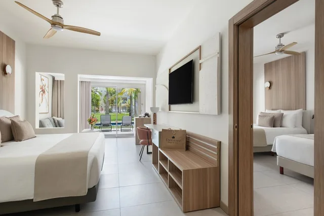 Preferred Club, Junior Suite, Family, 1 King and 2 Double Beds, Pool Terrace، Dreams Royal Beach (former Now Larimar) 2/4
