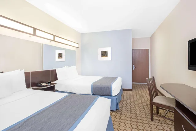 غرفة بسريرين كوين، Microtel Inn Suites By Wyndham San Angelo 1/5