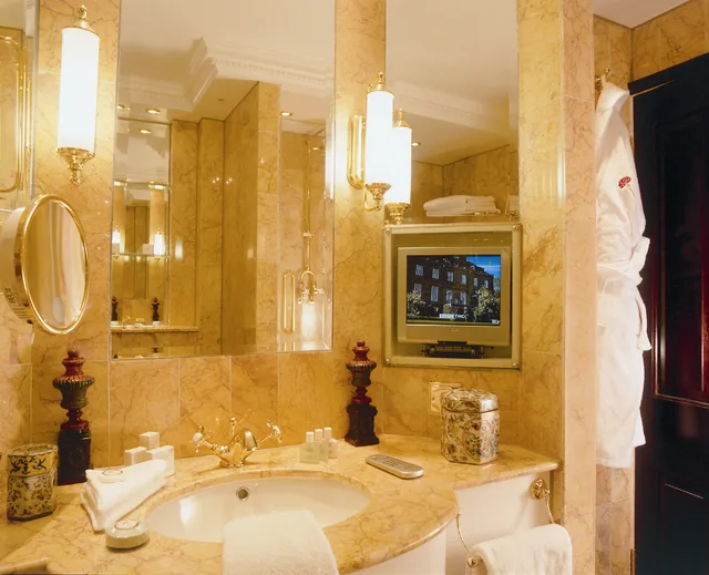 Royal, Theme, Double Bed، Rubens At the Palace 3/3