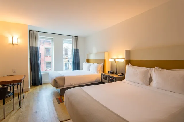 غرفة قياسية بسريرين منفصلين لذوي الإعاقة، Hotel Indigo Lower East Side New York 1/4