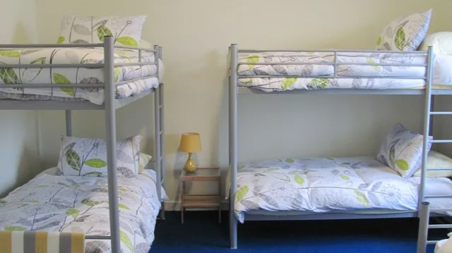 Family, 1 Double and 2 Bunk Beds، Barholm Accommodation 1/2