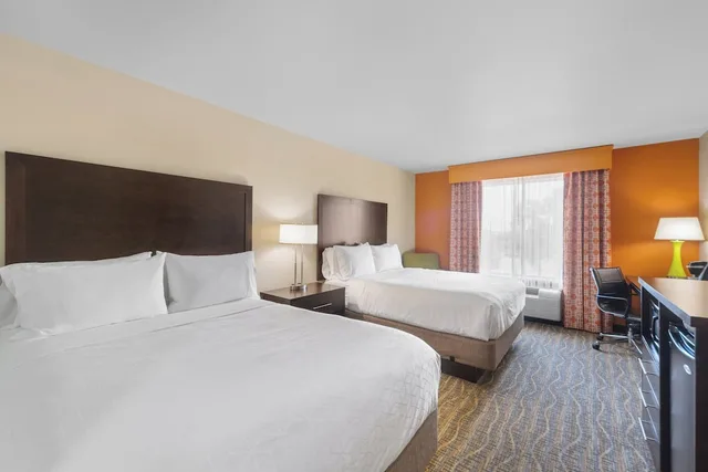غرفة قياسية بسريرين منفصلين لذوي الإعاقة، Holiday Inn Express & Suites Houston Nw - Tomball Area 3/7
