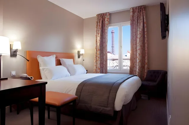 Tower, Classic, 2 Double Beds، Hotel Relais Saint Charles 1/1