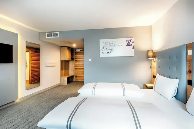 غرفة بسريرين منفصلين لذوي الإعاقة، Premier Inn Lindau Hotel 4/6
