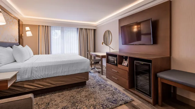 غرفة قياسية بسرير كينج مع أريكة، The Westfield Inn, BW Signature Collection 10/10
