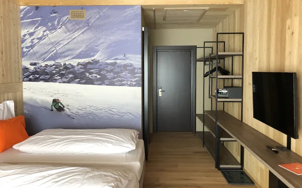 Lodge, Attic، Montivas Lodge 2/6