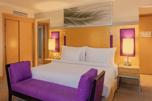 Junior Suite, King Bed, Radisson Blu Heliopolis 3/7