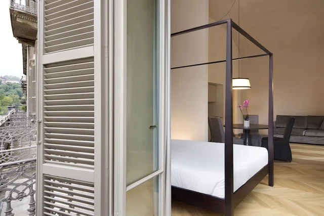 جناح استوديو ديلوكس بسرير كوين مع أريكة، Opera 35 Boutique Hotel 2/3