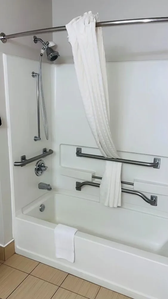 Standard, 2 Queen Beds, Accessible, Best Western Paradise Inn 7/7