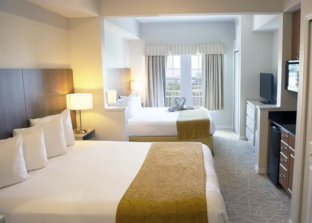 غرفة بسريرين كينج، The Point Hotel & Suites 3/5