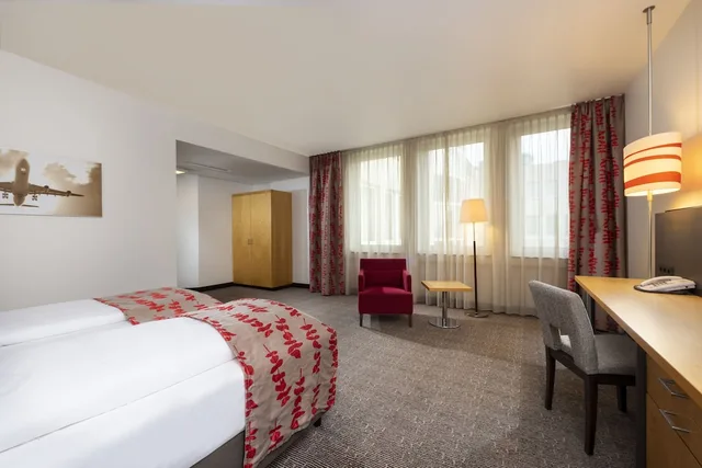 غرفة بريميوم بسرير فردي، Holiday Inn Frankfurt Airport Neu Isenburg 2/5