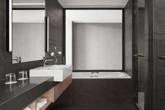 غرفة تنفيذية بسرير كينج مع أريكة، Courtyard Phnom Penh 8/9
