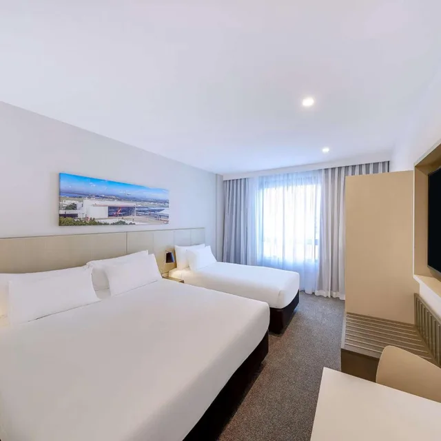 غرفة ثلاثية بسرير فردي، Travelodge Hotel Sydney Airport 3/6