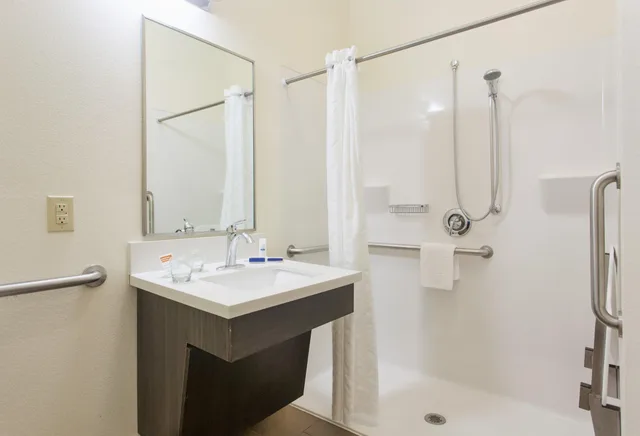 جناح بسرير كينج، CANDLEWOOD SUITES SAN MARCOS 2/2