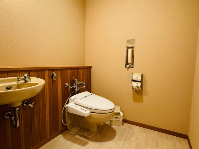 Japanese Style Lakeview Room، Ryuguden 2/5