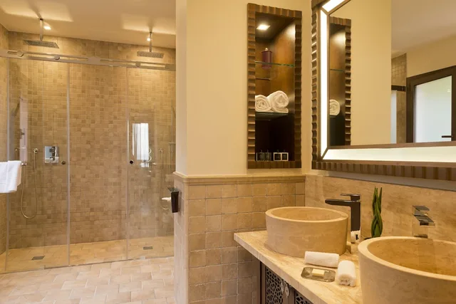 Suite, Queen Bed, Sea View, Miramar Beach Hotel 1/1