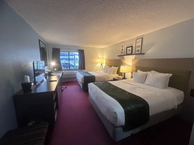 غرفة قياسية بسريرين كوين، Pictured Rocks Inn & Suites 2/5