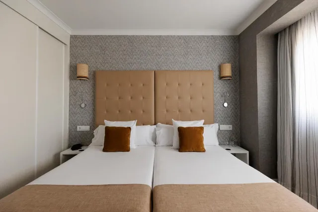 غرفة عائلية، Hotel Pax Guadalajara 1/7