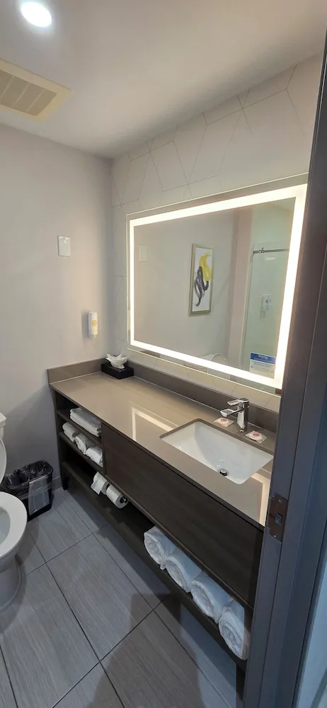 جناح بسريرين كوين، Comfort Suites Conway 8/10