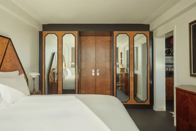 Art Deco, Suite, King Bed, Sea Containers London 3/5
